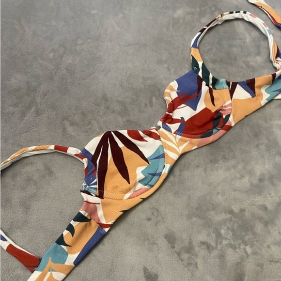 New! Vitamin A Demi underwire bikini top Cypress Tropical Print 10627 - Picture 5 of 7
